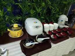 Choke-Set-Thee House