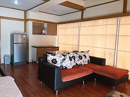 Choke-Set-Thee House