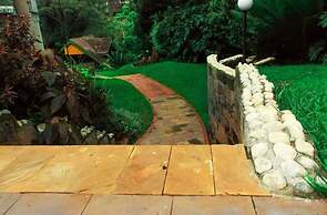 Adies Garden Suites