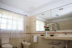 Adies Garden Suites