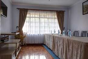 Adies Garden Suites