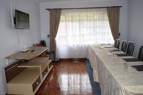 Adies Garden Suites