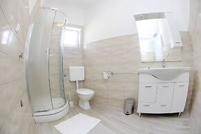 Deluxe Mkc Apartments