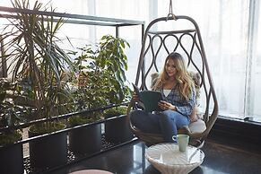 Alt Hotel Calgary East Village