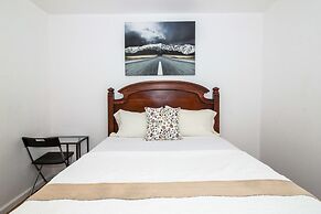 Racpanos Modern Stay on Ocean Avenue