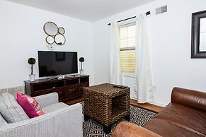 Racpanos Modern Stay on Ocean Avenue