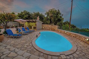 Loggos Seaview Cottage with Pool by Konnect