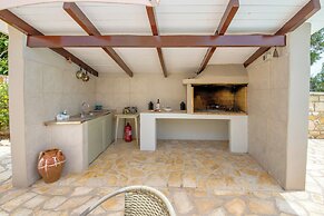 Loggos Seaview Cottage with Pool by Konnect