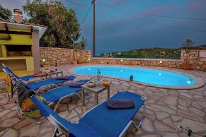 Loggos Seaview Cottage with Pool by Konnect