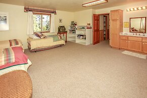 The Treehaus 6 Bedroom Home by RedAwning