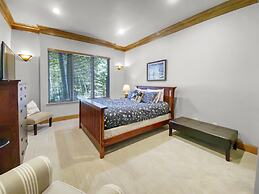 Telemark Ski . 5 Bedrooms. Sleeps 12 Home by RedAwning