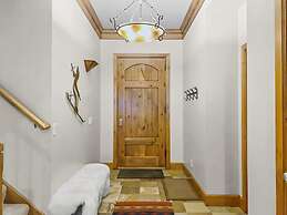 Telemark Ski . 5 Bedrooms. Sleeps 12 Home by RedAwning