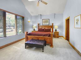 Telemark Ski . 5 Bedrooms. Sleeps 12 Home by RedAwning