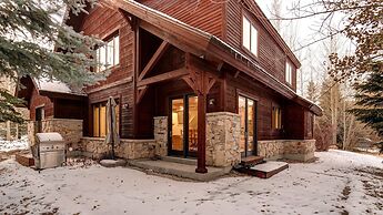 Telemark Ski . 5 Bedrooms. Sleeps 12 Home by RedAwning