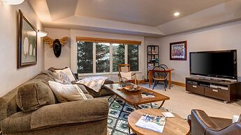 Telemark Ski . 5 Bedrooms. Sleeps 12 Home by RedAwning