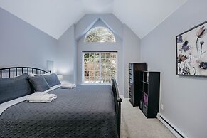 62sl - Hot Tub - Wifi - Fireplace - Pets Ok 3 Bedroom Home by Redawnin