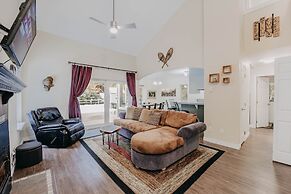 62sl - Hot Tub - Wifi - Fireplace - Pets Ok 3 Bedroom Home by Redawnin