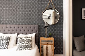 DuMont Lisbon Guesthouse