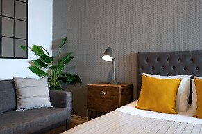 DuMont Lisbon Guesthouse