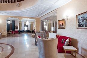 Regency Park and Suites