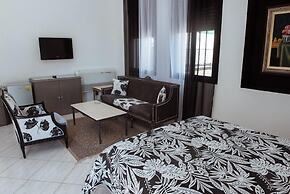 Regency Park and Suites