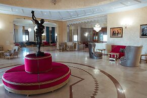 Regency Park and Suites