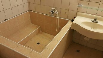 Yi Sian Hot Spring Hotel