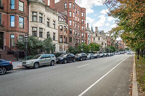 Pelicanstay in Boston Back Bay