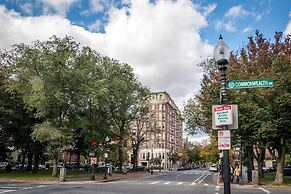 Pelicanstay in Boston Back Bay