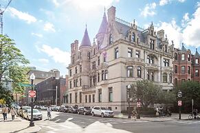 Pelicanstay in Boston Back Bay