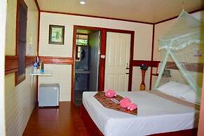 The royal bamboo lodge