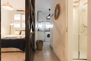 Golden Studio by Homing