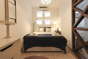 Golden Studio by Homing