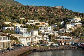 Hotel Eunymos - Trattoria Da Francesco Panarea