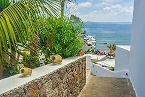 Hotel Eunymos - Trattoria Da Francesco Panarea