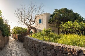 Hotel Eunymos - Trattoria Da Francesco Panarea