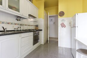 Principe Real Balcony by Homing