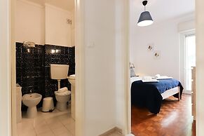 Principe Real Balcony by Homing