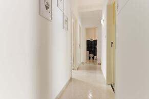 Principe Real Balcony by Homing