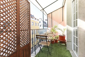 Principe Real Balcony by Homing