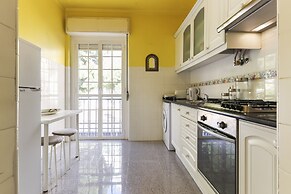 Principe Real Balcony by Homing