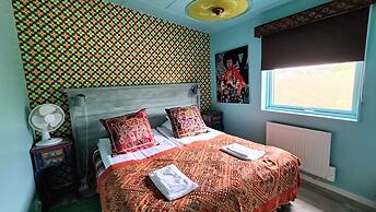 FlipFlop Beach Bar & Rooms