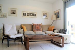 2BDR Amazing Location with Parking