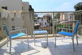 2BDR Amazing Location with Parking