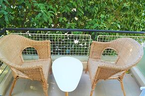 2BDR Masaryk Square Apt Central Location