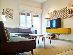 2BDR Masaryk Square Apt Central Location