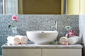 Mary Hotel & Mary Royal Suites