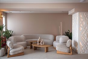 Mary Hotel & Mary Royal Suites