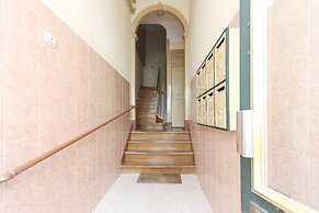 Red Almirante by Homing