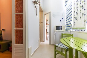 Red Almirante by Homing